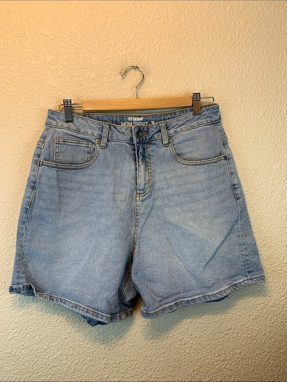 HT Denim mom short sz 7 high waisted modest casual summer long medium wash